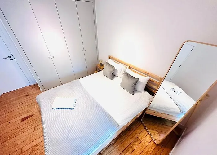 Lisbon City Center Flat For 6 Pp